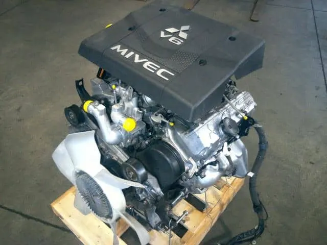 Moteur 6G75 Mitsubishi Pajero – photo 1