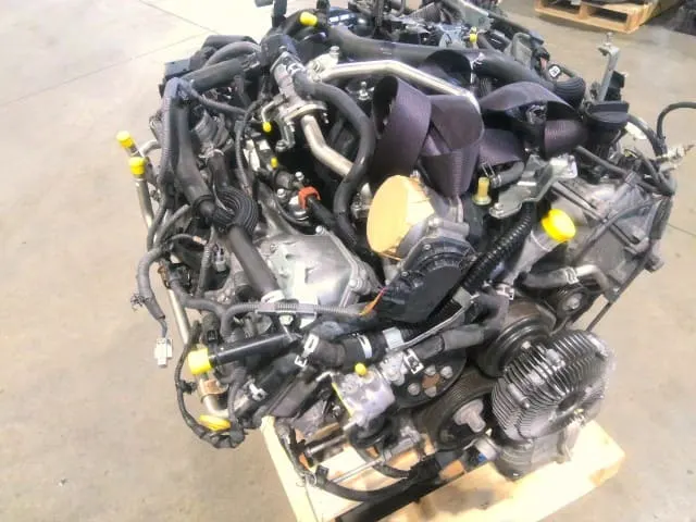 Moteur 1UR-FE Toyota Land Cruiser – photo 1