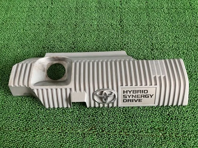 Cache moteur 2ZR-FXE Toyota Prius – photo 1