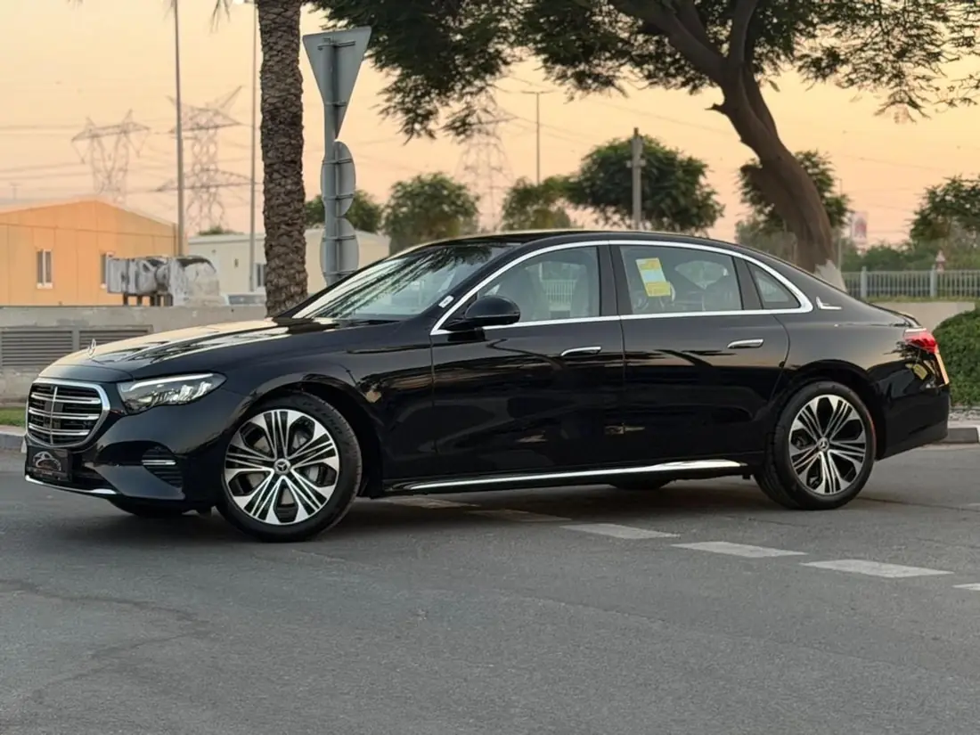Mercedes-Benz E300 2025