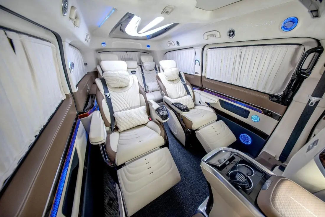 Mercedes-Benz V300 2025
