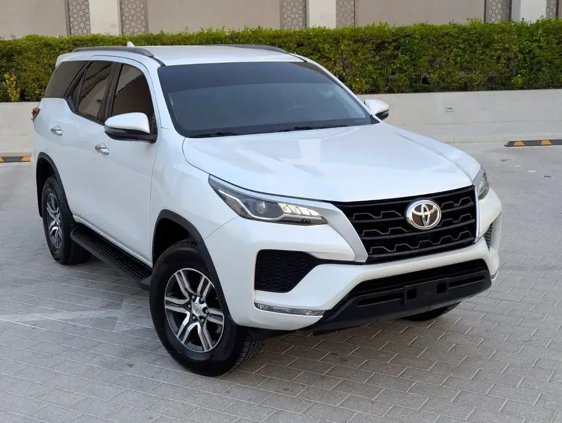 Toyota Fortuner 2023 – photo 1