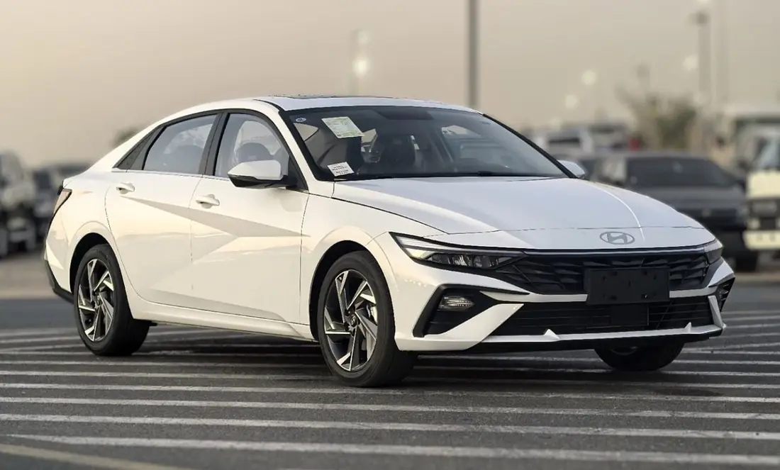 Hyundai Elantra COMFORT 2025