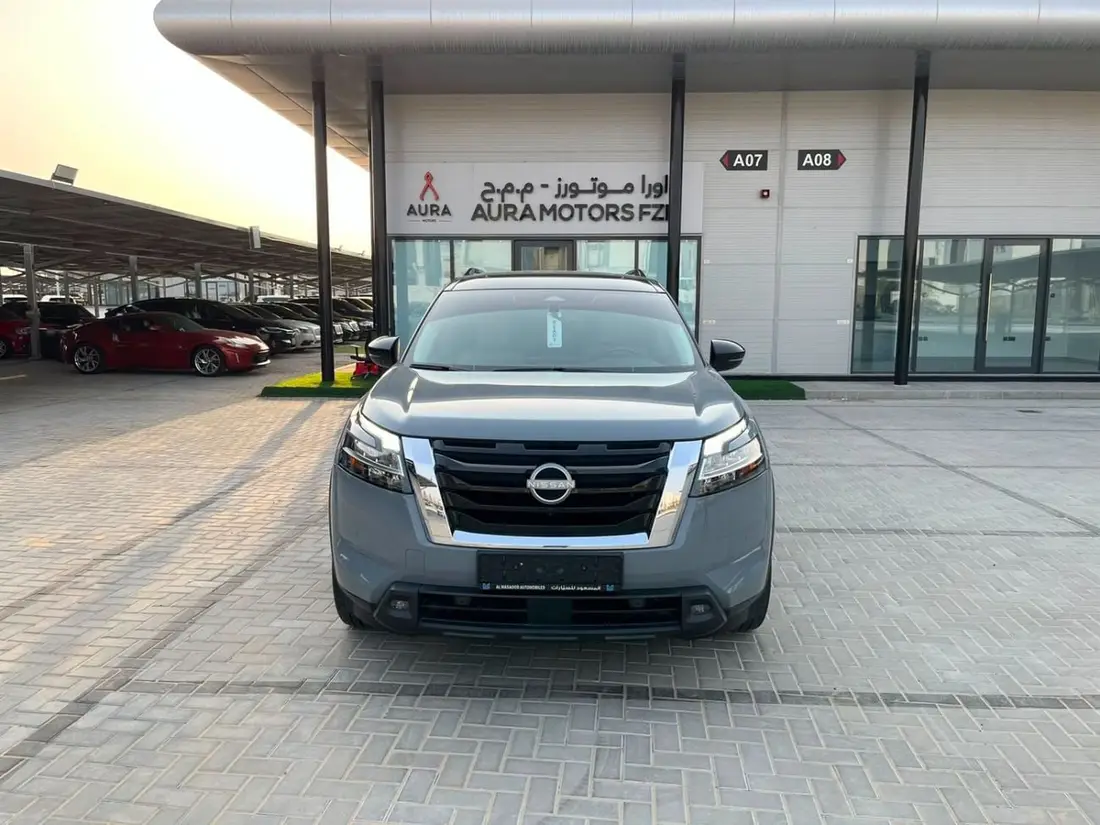 Nissan Pathfinder SV 2024