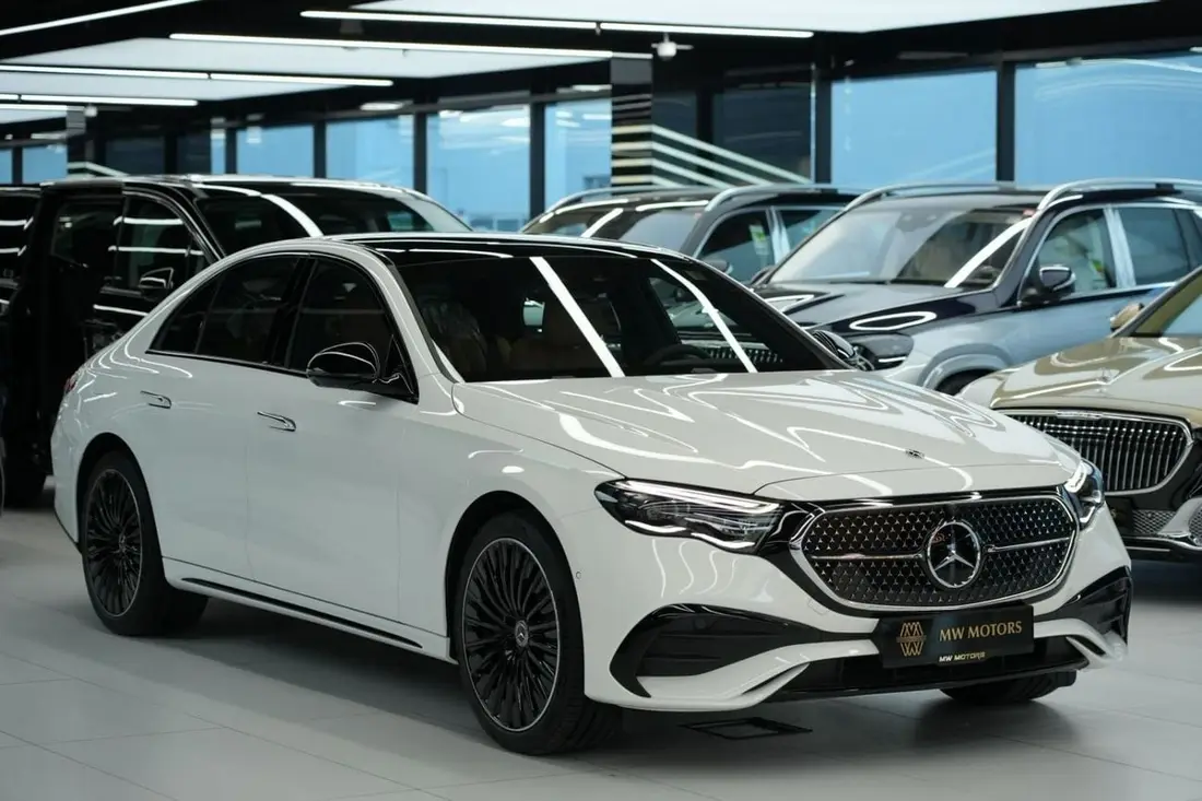 Mercedes-Benz E300 2026 – photo 1