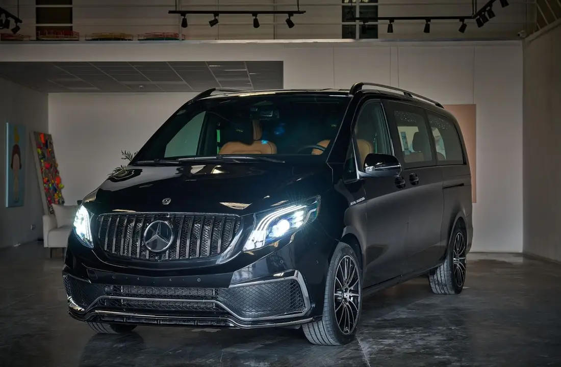 Mercedes-Benz V300 2026 – photo 1