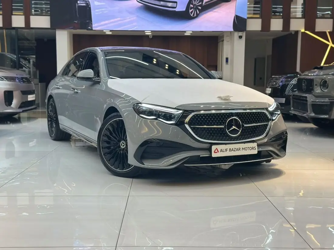 Mercedes-Benz E300 2026 – photo 1
