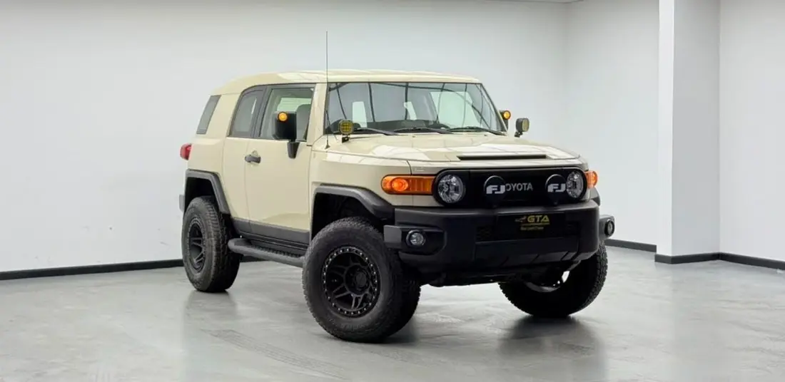 Toyota FJ Cruiser GXR 2023 – photo 1