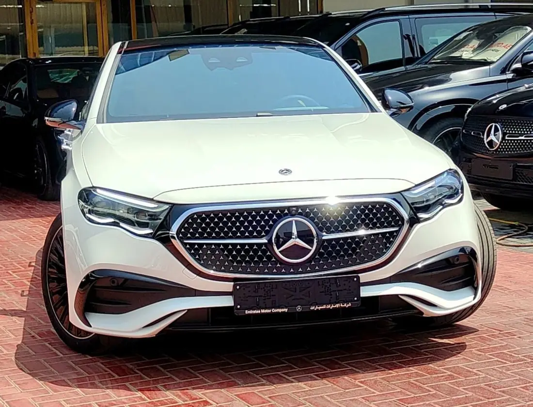 Mercedes-Benz E300 2026 – photo 1