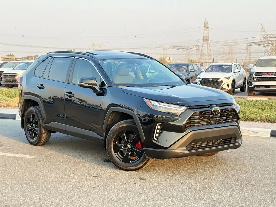 Toyota RAV4 XLE 2024