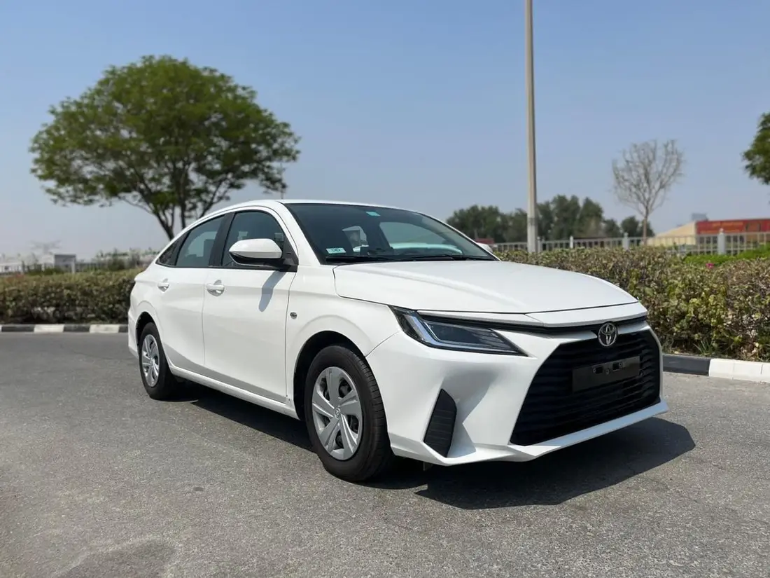 Toyota Yaris E 2023