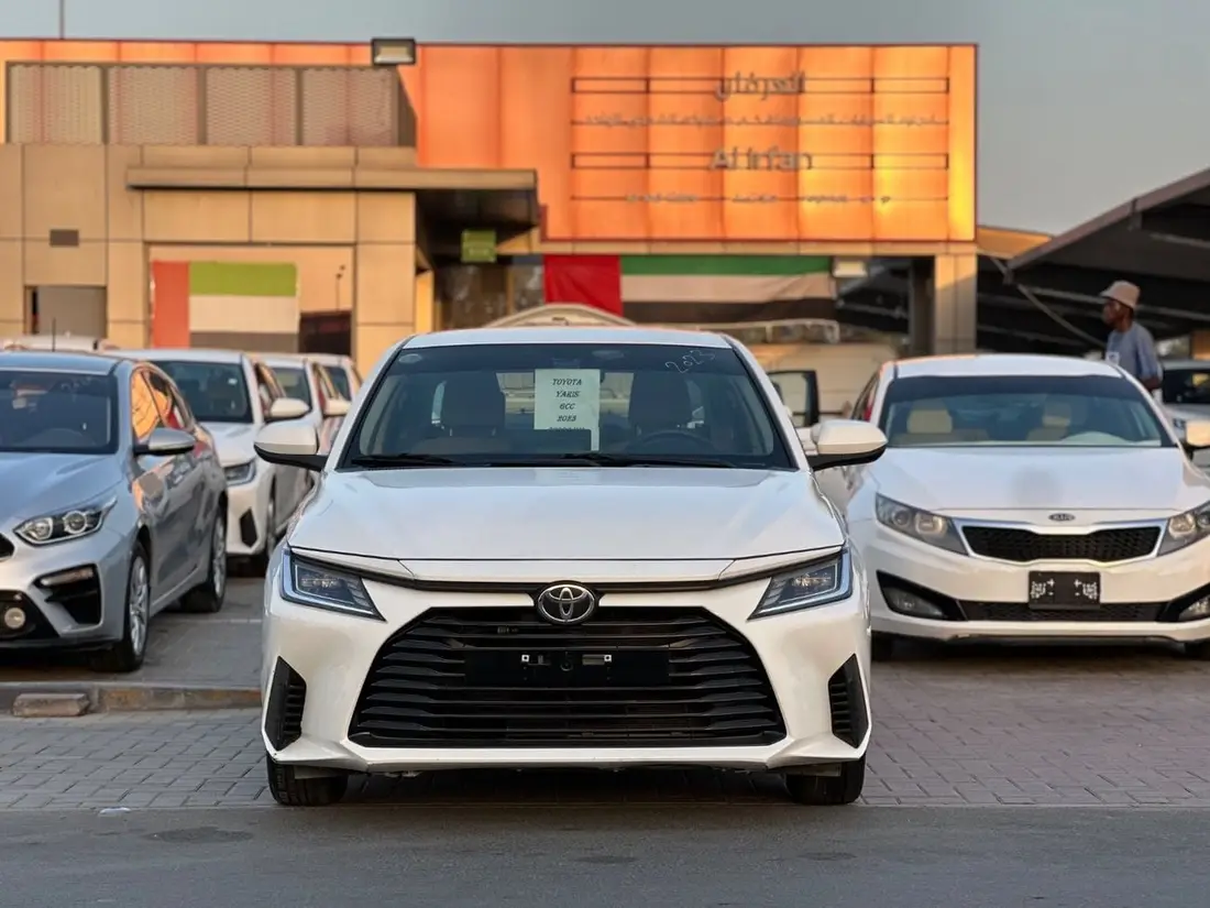 Toyota Yaris E 2023