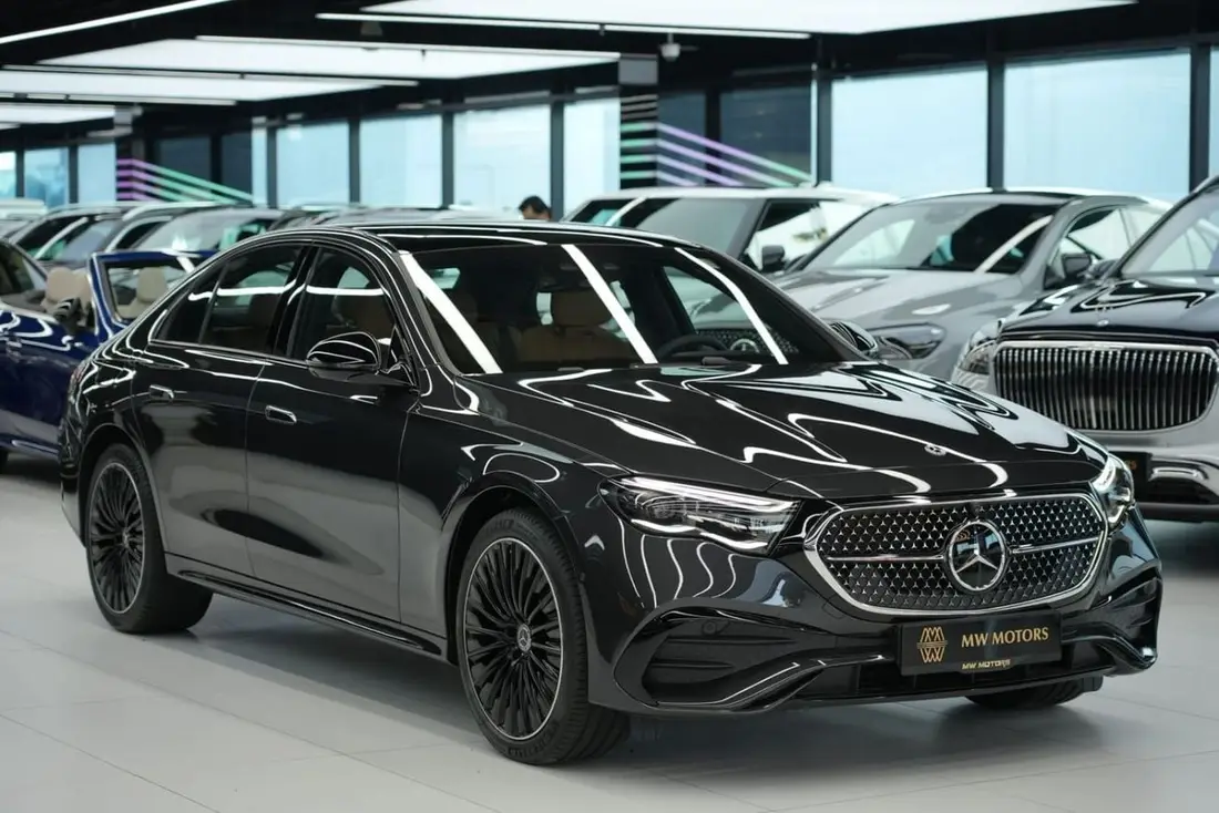 Mercedes-Benz E300 2026 – photo 1