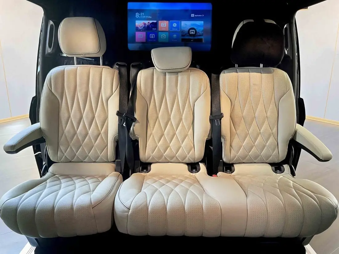 Mercedes-Benz V300 2026 – photo 1