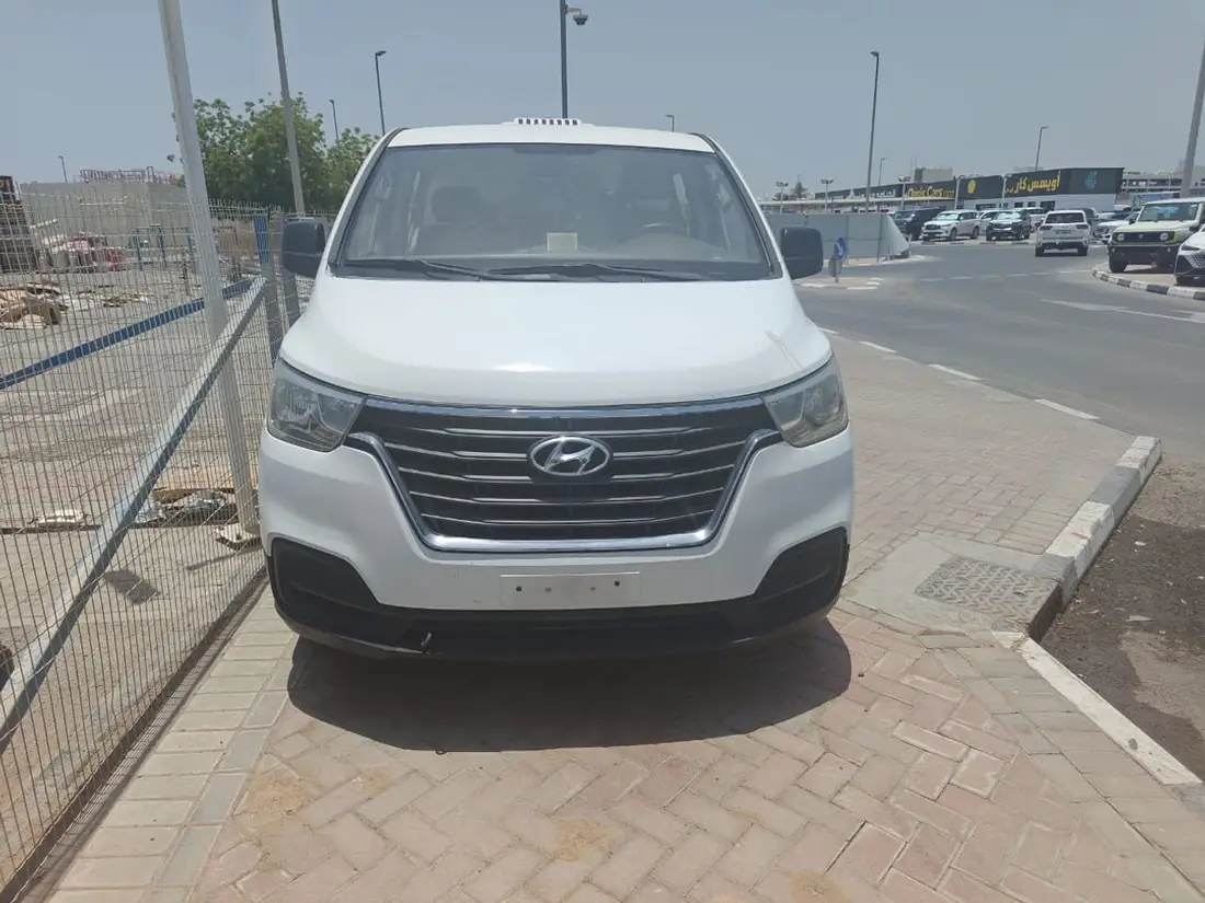 Hyundai H-1 GL 2019 – photo 1
