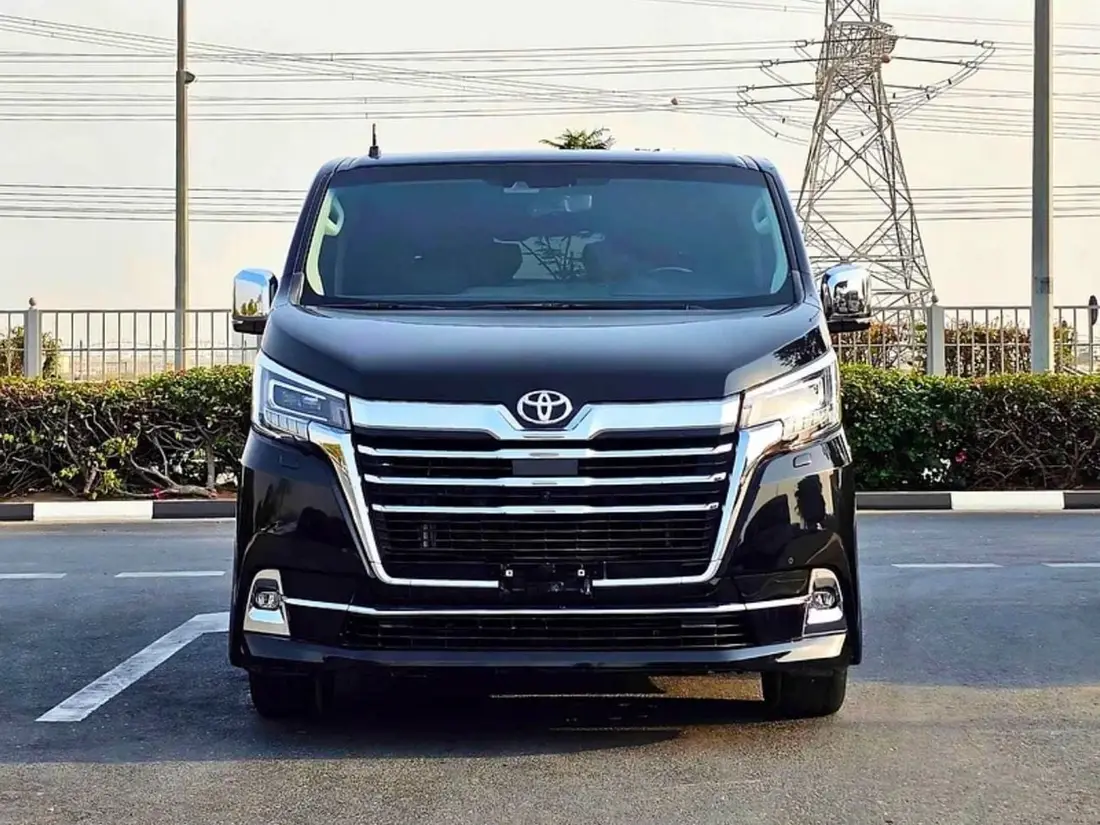 Toyota Granvia 2023