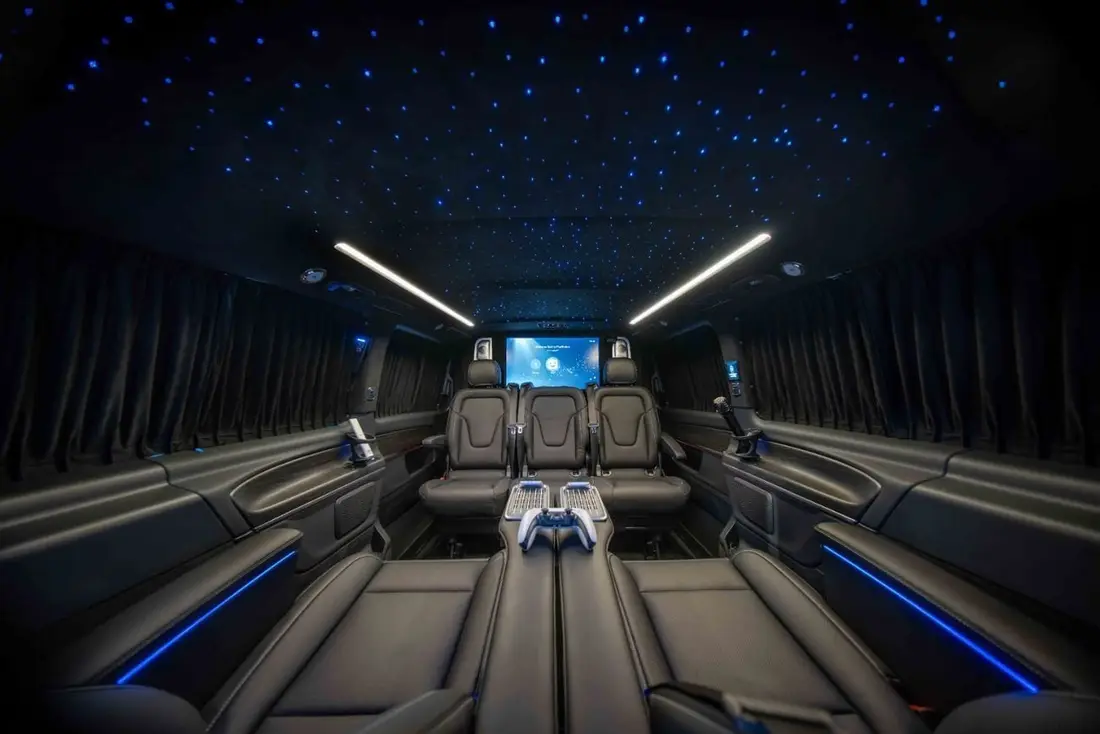 Mercedes-Benz V300 2026 – photo 1