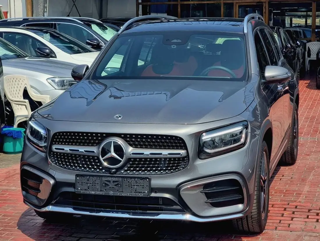 Mercedes-Benz GLB 200 2025 – photo 1