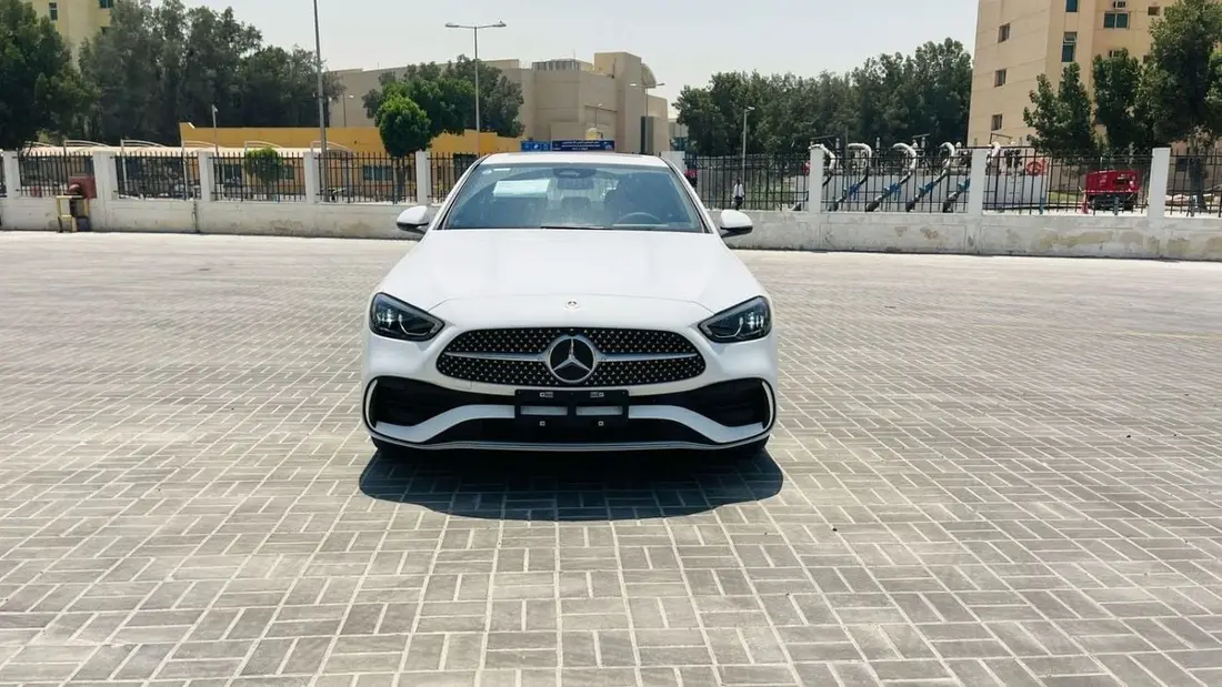 Mercedes-Benz C200 2026 – photo 1