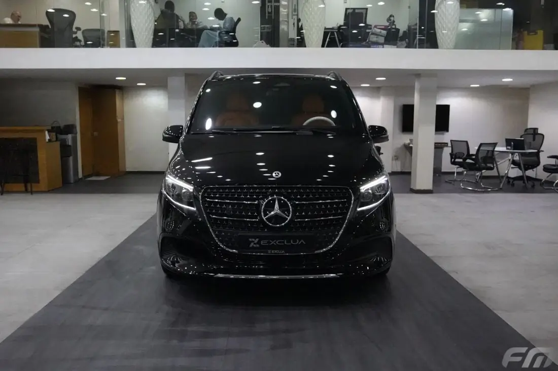 Mercedes-Benz V300 2025 – photo 1