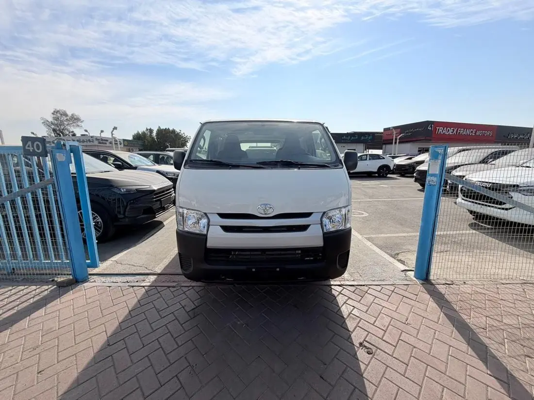 Toyota Hiace DLS – STANDARD ROOF 2025