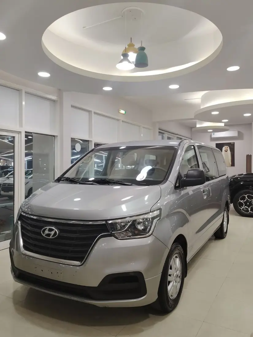 Hyundai H-1 GL 2020