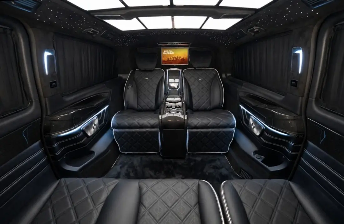 Mercedes-Benz V300 2026 – photo 1