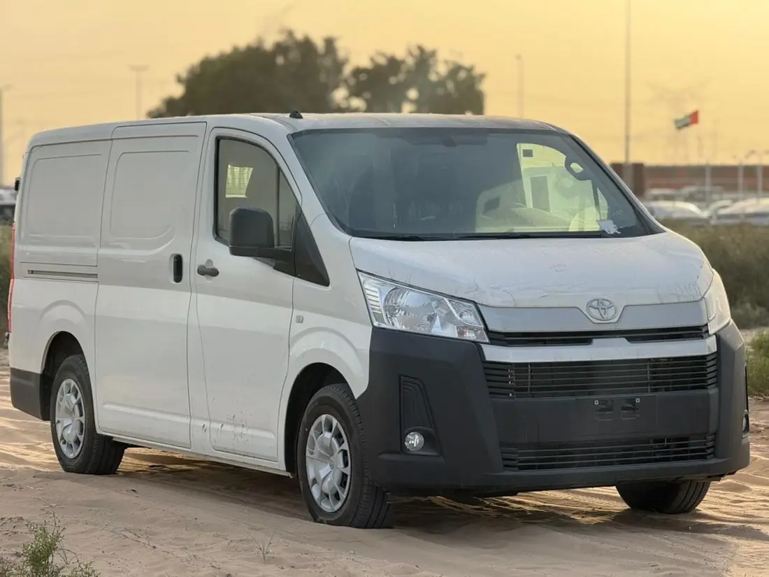 Toyota Hiace 2025 – photo 1