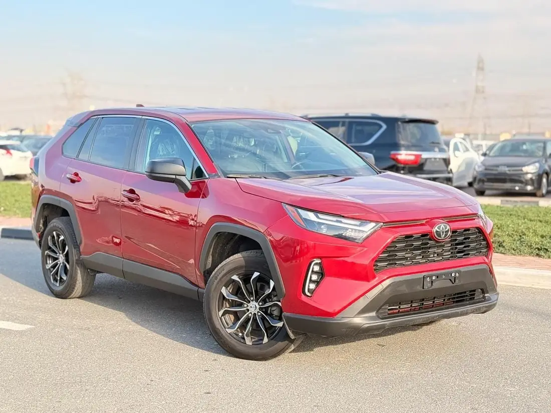 Toyota RAV4 LE 2023 – photo 1