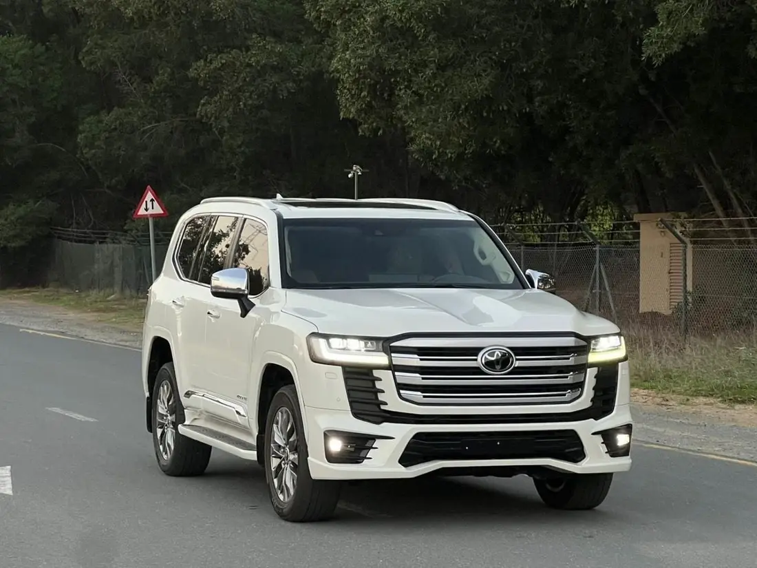 Toyota Land Cruiser VXR 2023