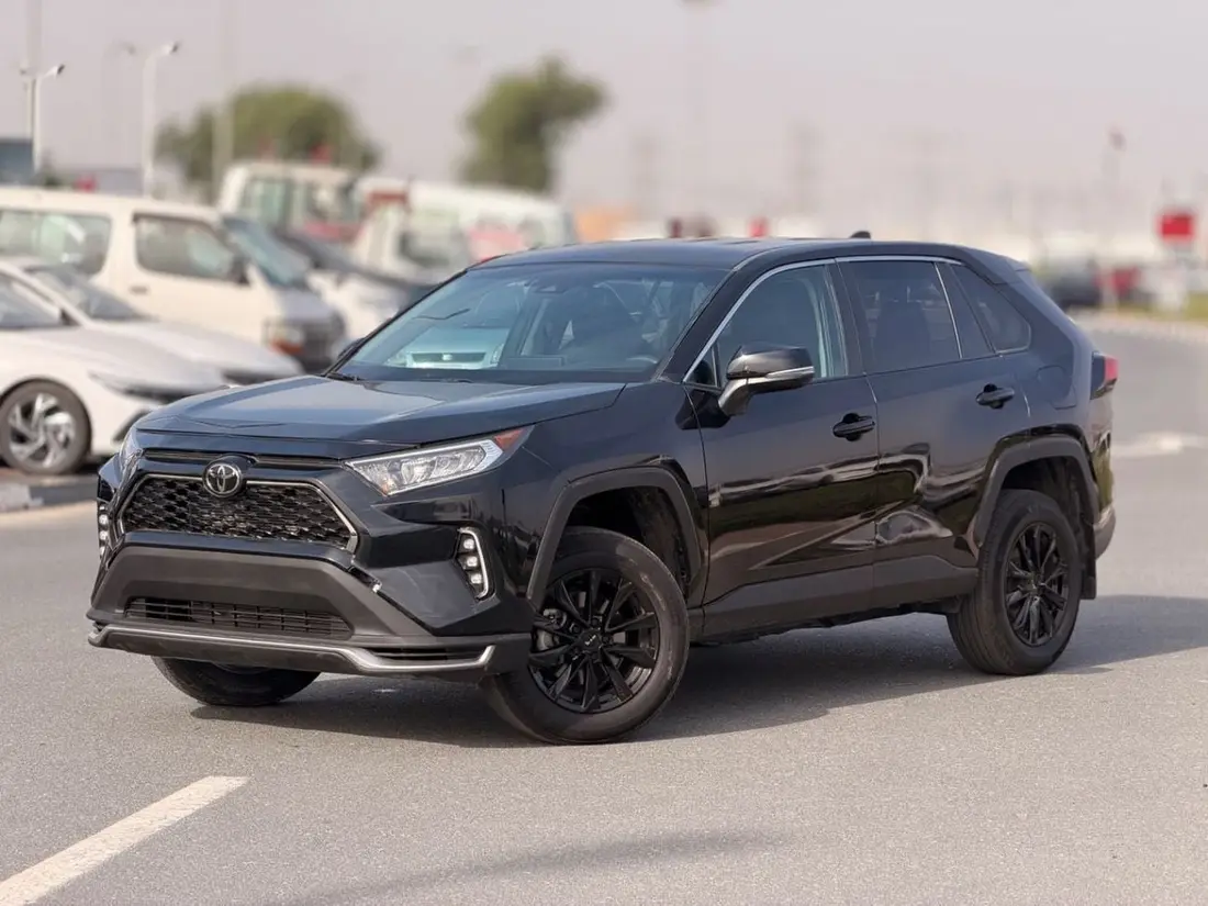 Toyota RAV4 LE 2024 – photo 1