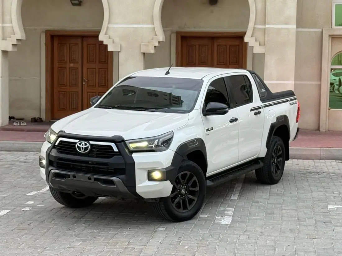 Toyota Hilux ADVENTURE 2021