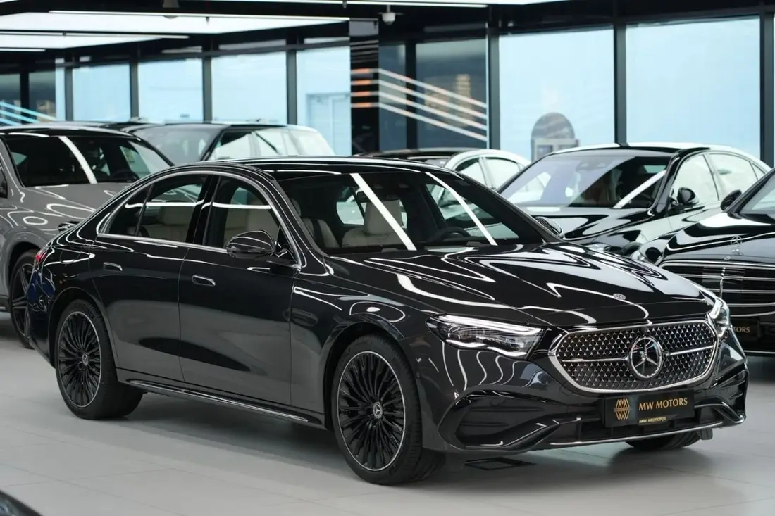 Mercedes-Benz E300 2026 – photo 1