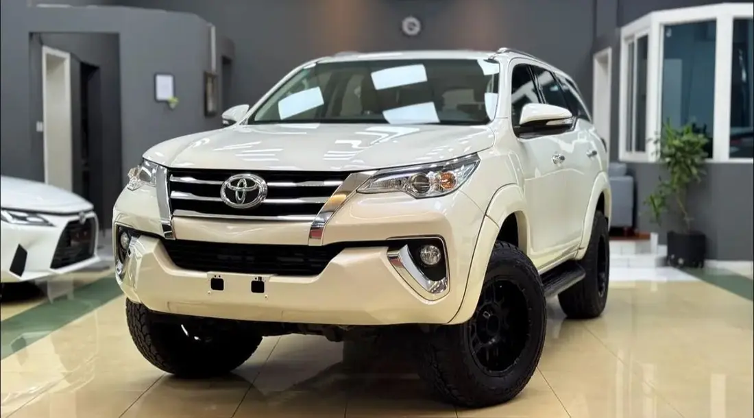 Toyota Fortuner 2018 – photo 1