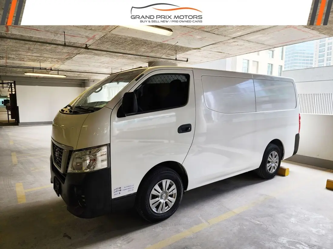 Nissan Urvan STANDARD 2022