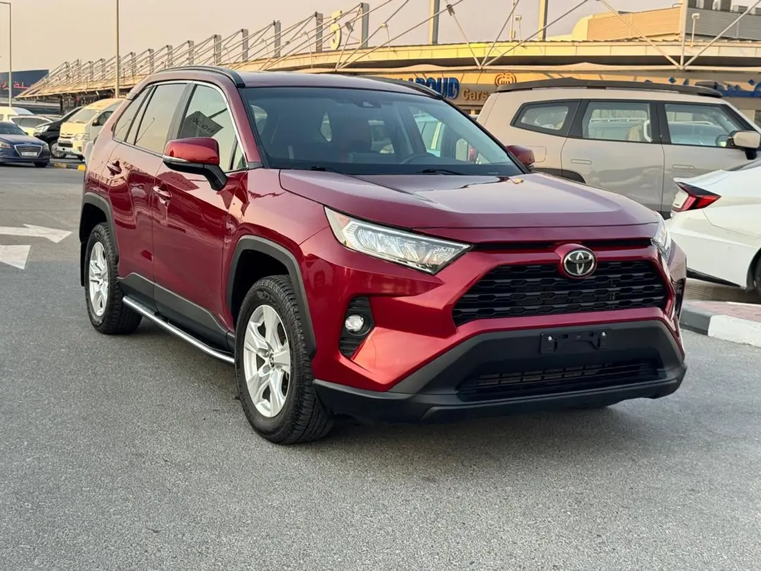 Toyota RAV4 LE 2020